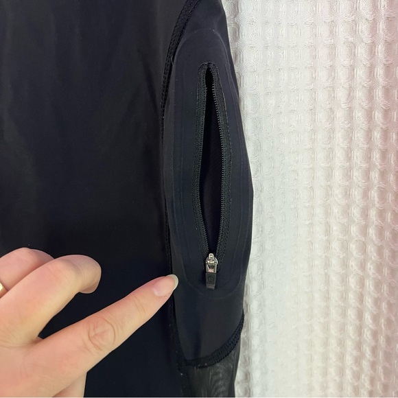 Lululemon women black workout capri pant black mesh side pull on zip pocket Sz 8 - Picture 7 of 15